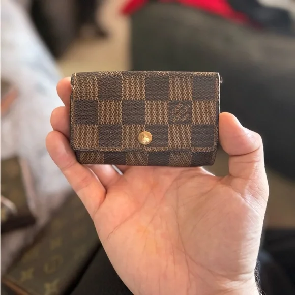 Louis Vuitton Multicles Key Holder in signature Damier Ebene canvas